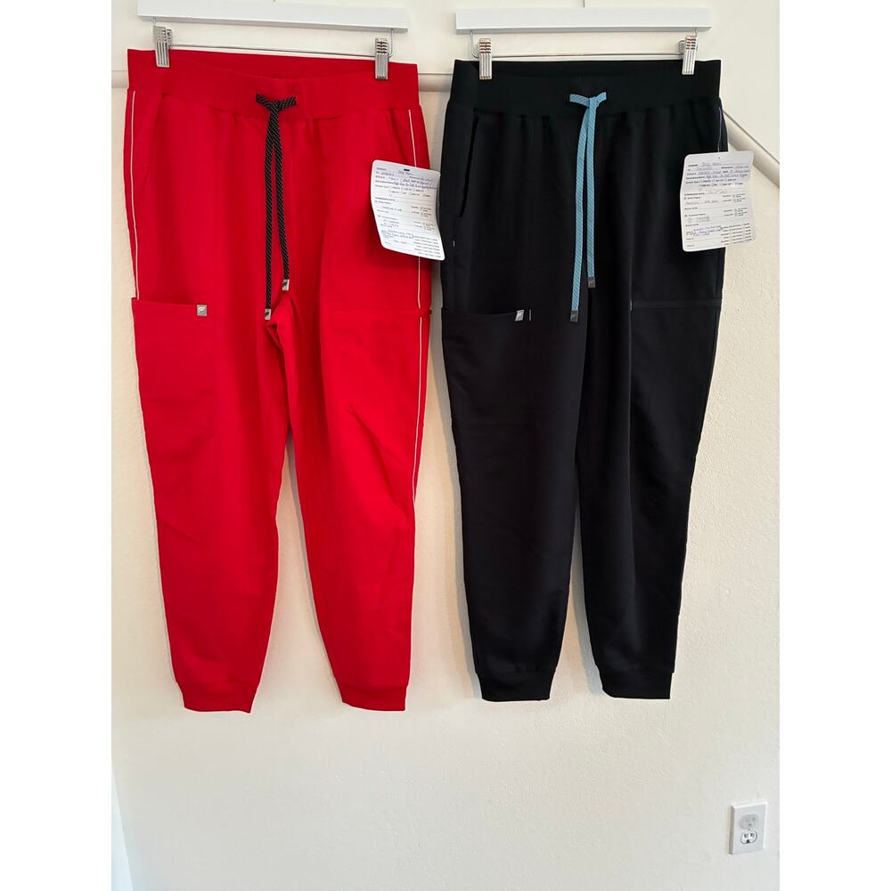 NWT Fabletics Lot of 2 Womens Medium Short High Rise On Call Scrub Joggers READ
